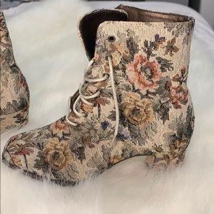 High Lights - Tapestry Funtasma Lace up Heel Boots